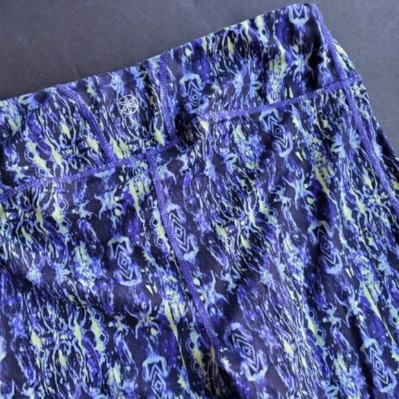 💍Gaiam Speckled print Capris - Picture 7 of 8